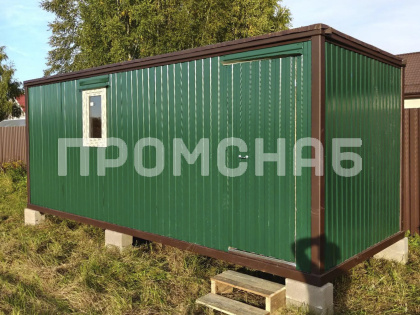 Домик из металлической бытовки с тамбуром