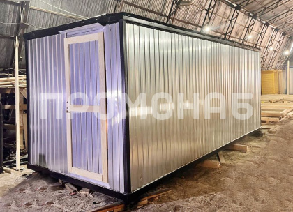 Железная бытовка для дачи на металлическом каркасе