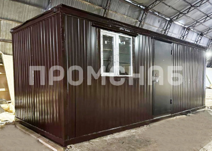 Мини домик из металлической бытовки
